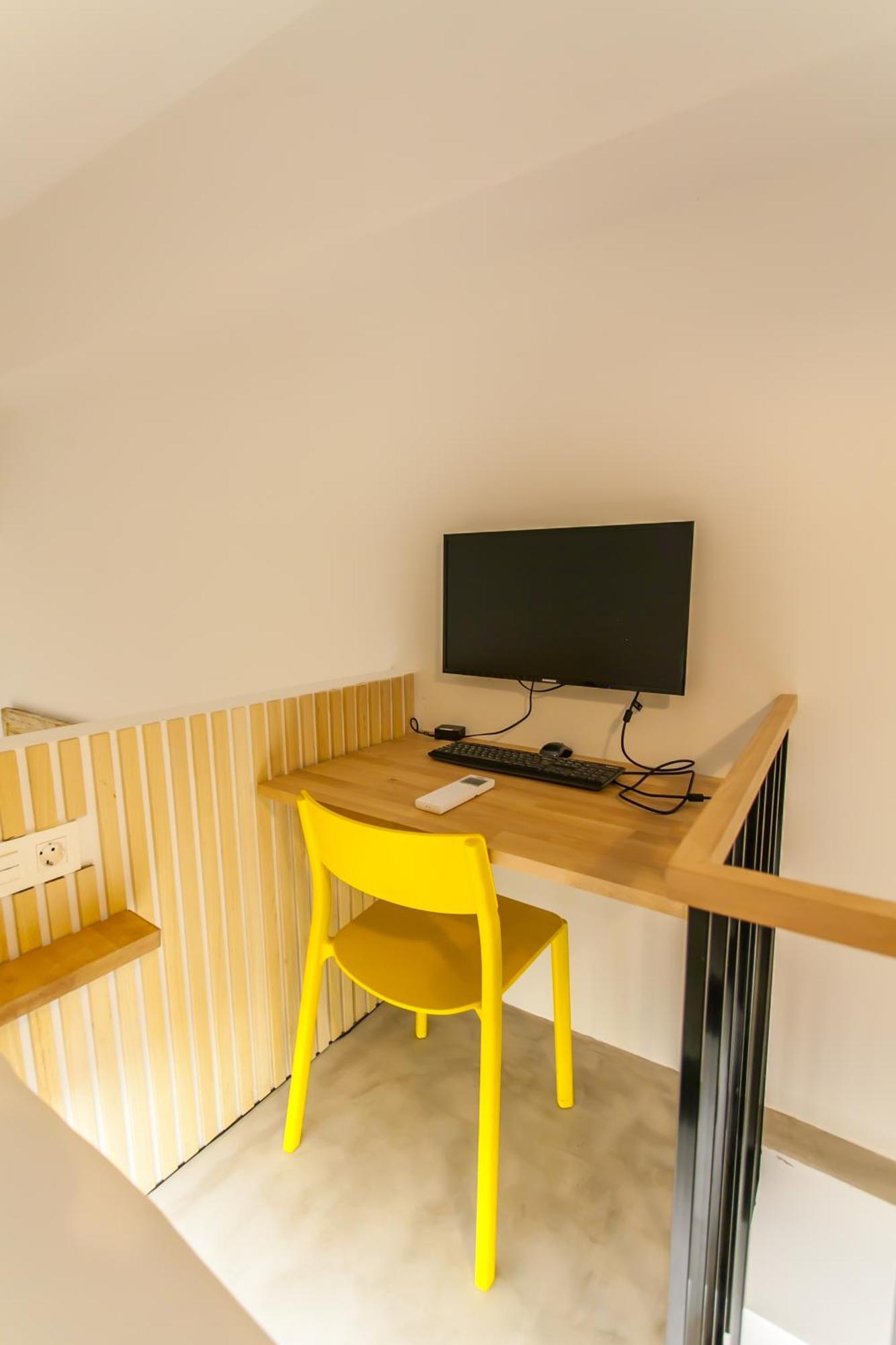 マドリードGuernica Luxury Duplex - Location, Light, And Artアパートメント エクステリア 写真